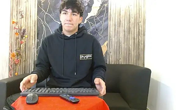 Tommy160920 online show from 17, 11, 2025