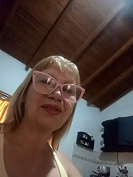 Snapshot of SexyMilf1211 chatting on 19, 4, 2026 SexyMilf1211 online show from 19, 4, 2026