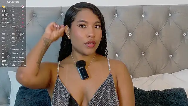 Snapshot of izzybelmont12 chatting on 29, 11, 2025 izzybelmont12 online show from 29, 11, 2025