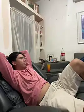 Snapshot of algila08 chatting on 16, 4, 2026 algila08 online show from 16, 4, 2026