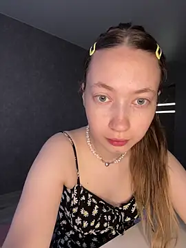 Holy Poly online show from 16, 4, 2026