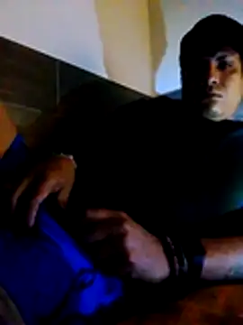 Snapshot of LogaBlade chatting on 20, 12, 2025 LogaBlade online show from 20, 12, 2025