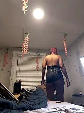 Snapshot of RaiinbowUnicorn89 chatting on 16, 11, 2025 RaiinbowUnicorn89 online show from 16, 11, 2025