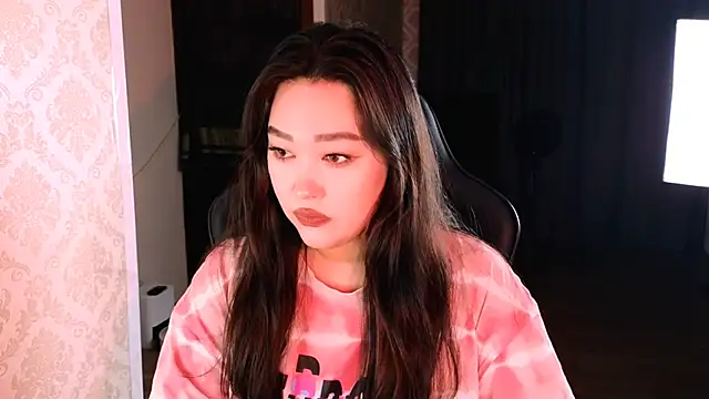 Emma Uilson online show from 23, 11, 2025