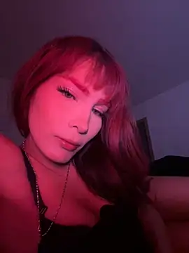 Snapshot of Blacktrinity chatting on 21, 11, 2025 Blacktrinity online show from 21, 11, 2025