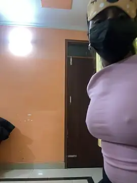 Snapshot of sexyayeshadesi chatting on 9, 1, 2026 sexyayeshadesi online show from 9, 1, 2026