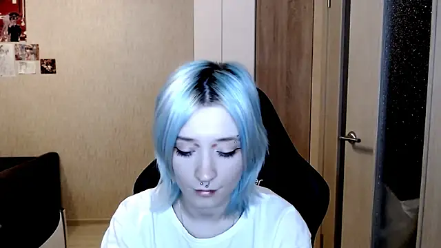 Snapshot of SophiaLur chatting on 17, 11, 2025 SophiaLur online show from 17, 11, 2025