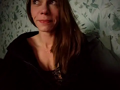 Snapshot of Mimakario chatting on 23, 11, 2025 Mimakario online show from 23, 11, 2025