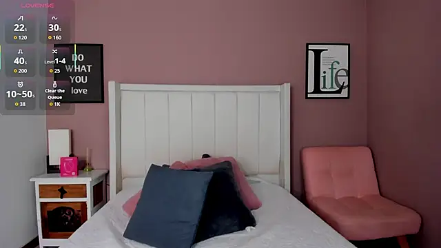 SandyAdaeze online show from 18, 12, 2025