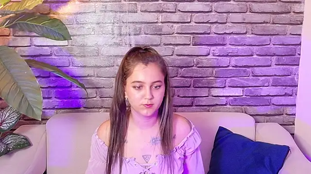 Snapshot of _ivone chatting on 17, 11, 2025 ivone online show from 17, 11, 2025