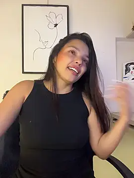 Snapshot of LaraDanverss chatting on 9, 4, 2026 LaraDanverss online show from 9, 4, 2026