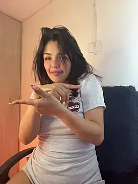Snapshot of LaraDanverss chatting on 2, 7, 2026 LaraDanverss online show from 2, 7, 2026