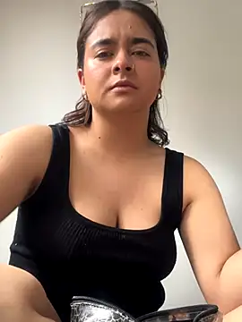 HANNAHBAKER00 online show from 15, 11, 2025