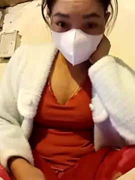 Snapshot of _Su-Su_ chatting on 21, 11, 2025 Su-Su online show from 21, 11, 2025