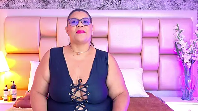 SelennaCooper online show from 24, 2, 2026