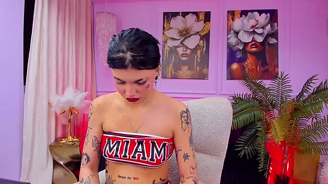 YasminWild online show from 4, 12, 2025