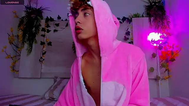 Twinkk Guy online show from 18, 11, 2025