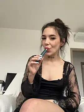 lunababy77 online show from 20, 2, 2026