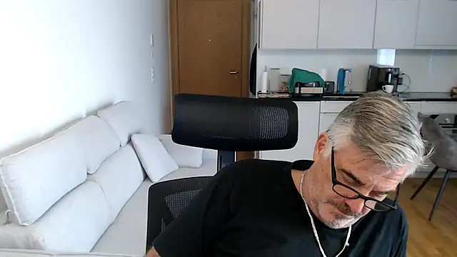 Buidapest online show from 20, 11, 2025