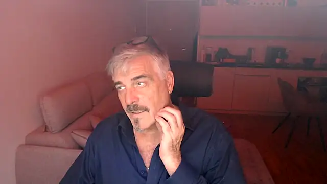 Buidapest online show from 18, 12, 2025