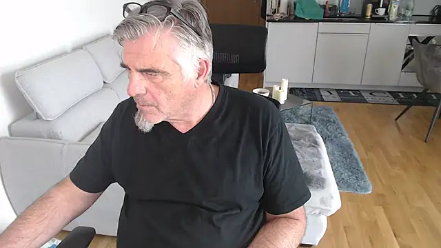 Buidapest online show from 17, 4, 2026