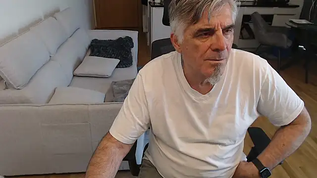 Buidapest online show from 18, 4, 2026