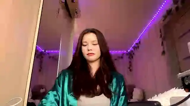 Snapshot of CutieSlim chatting on 17, 11, 2025 CutieSlim online show from 17, 11, 2025