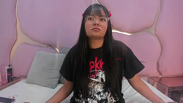 Aisha Leenss online show from 16, 1, 2026