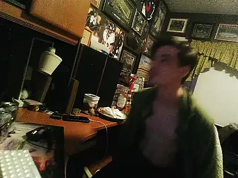 Snapshot of twentyistwenty chatting on 17, 11, 2025 twentyistwenty online show from 17, 11, 2025