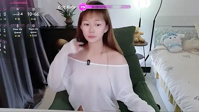 YuYu317 online show from 15, 12, 2025