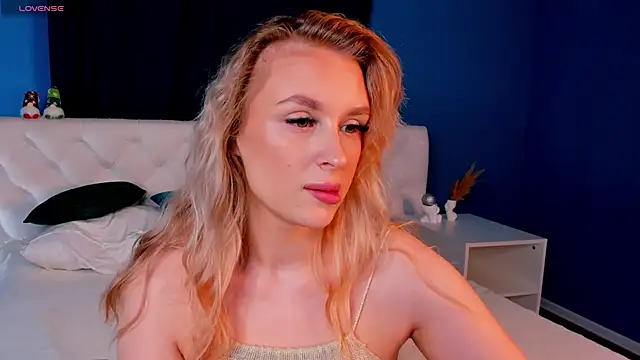 Snapshot of KiraRuiz chatting on 24, 2, 2026 KiraRuiz online show from 24, 2, 2026