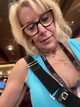 Snapshot of FitCougar chatting on 24, 1, 2025 FitCougar online show from 24, 1, 2025