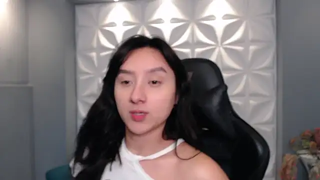 Snapshot of HorneyyQueen chatting on 20, 11, 2025 HorneyyQueen online show from 20, 11, 2025