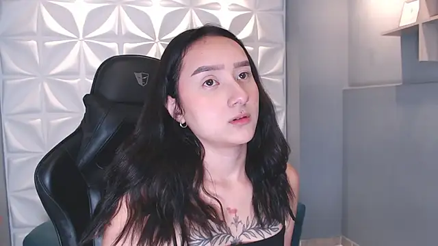 Snapshot of HorneyyQueen chatting on 24, 11, 2025 HorneyyQueen online show from 24, 11, 2025