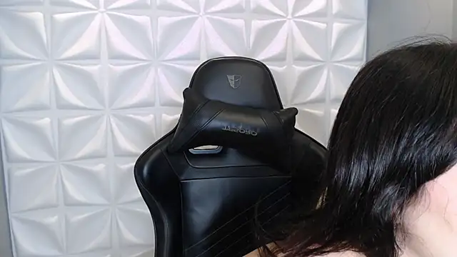 Snapshot of HorneyyQueen chatting on 27, 11, 2025 HorneyyQueen online show from 27, 11, 2025