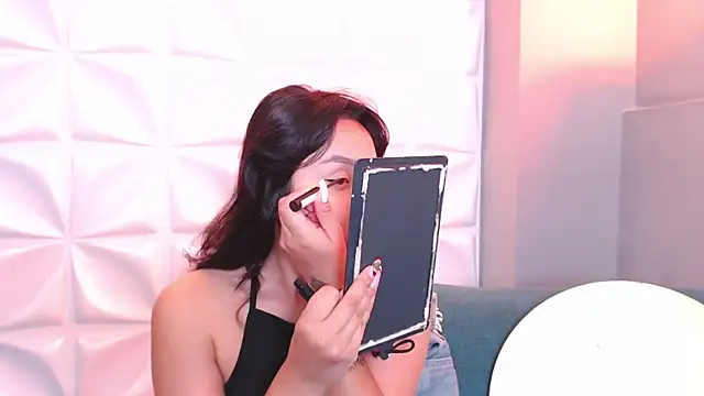 Snapshot of HorneyyQueen chatting on 29, 11, 2025 HorneyyQueen online show from 29, 11, 2025