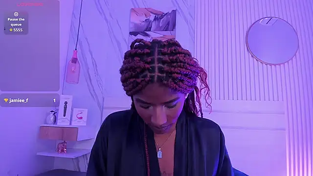 Snapshot of Afro_Luna chatting on 18, 12, 2025 Afro Luna online show from 18, 12, 2025