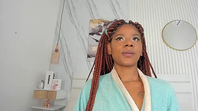 Snapshot of Afro_Luna chatting on 20, 12, 2025 Afro Luna online show from 20, 12, 2025