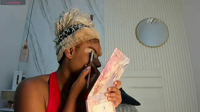 Snapshot of Afro_Luna chatting on 10, 1, 2026 Afro Luna online show from 10, 1, 2026