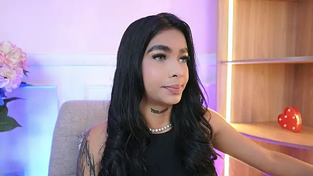 Snapshot of MeganLowell chatting on 20, 4, 2026 MeganLowell online show from 20, 4, 2026