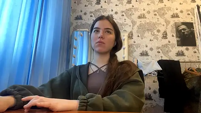 Snapshot of macanmercedes chatting on 20, 11, 2025 macanmercedes online show from 20, 11, 2025