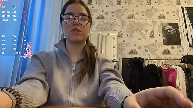 Snapshot of macanmercedes chatting on 1, 12, 2025 macanmercedes online show from 1, 12, 2025