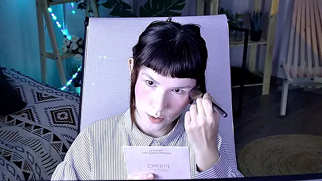 Snapshot of RickiOwens chatting on 4, 12, 2025 RickiOwens online show from 4, 12, 2025