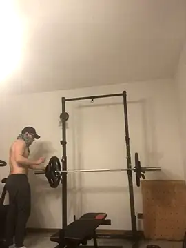 Snapshot of biscottosexy69 chatting on 28, 11, 2025 biscottosexy69 online show from 28, 11, 2025