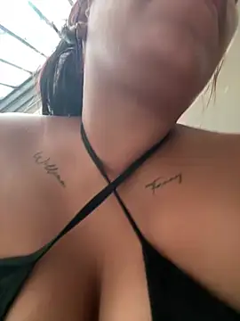 Snapshot of ArielleMillerr- chatting on 27, 5, 2026 ArielleMillerr- online show from 27, 5, 2026