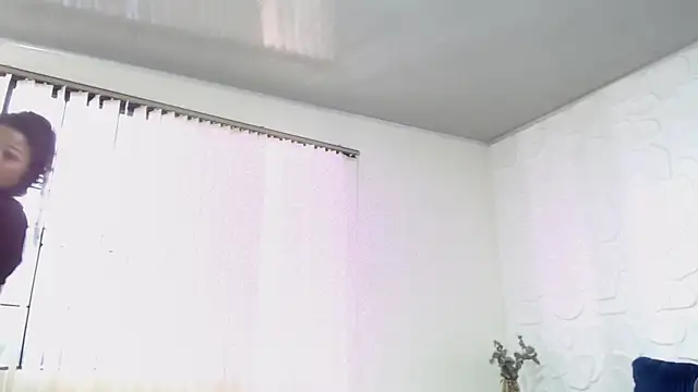 KendraStonee online show from 21, 12, 2025