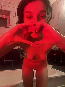 Snapshot of AnnaHarperX chatting on 1, 3, 2025 AnnaHarperX online show from 1, 3, 2025