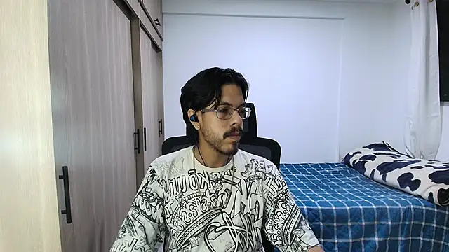 Snapshot of naitt_ chatting on 7, 3, 2026 naitt online show from 7, 3, 2026