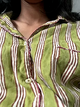 Snapshot of Neha_010 chatting on 28, 11, 2025 Neha 010 online show from 28, 11, 2025