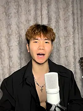 Snapshot of Juhone chatting on 19, 11, 2025 Juhone online show from 19, 11, 2025